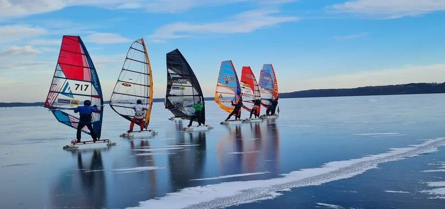 Ledrogių ir vėjasparnių varžybos 